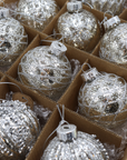 Box handgemaakte glazen kerstballen zilver