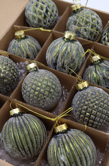 Box handgemaakte glazen kerstballen groen/goud