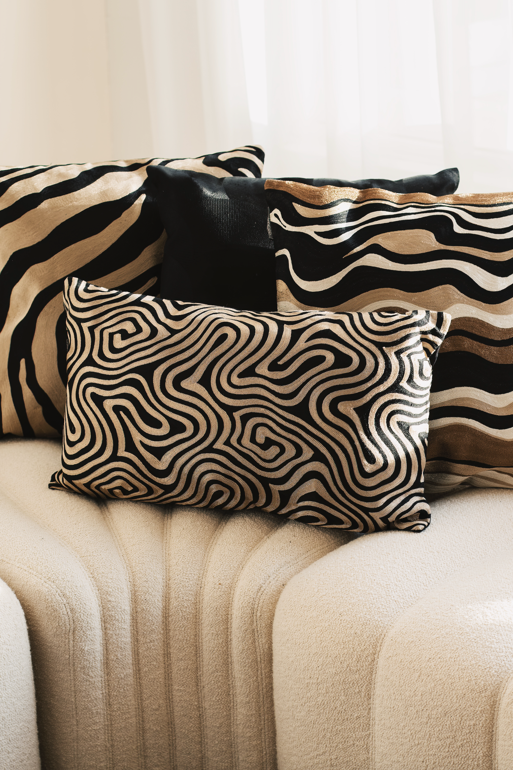 Zebra kussen champagne - zwart