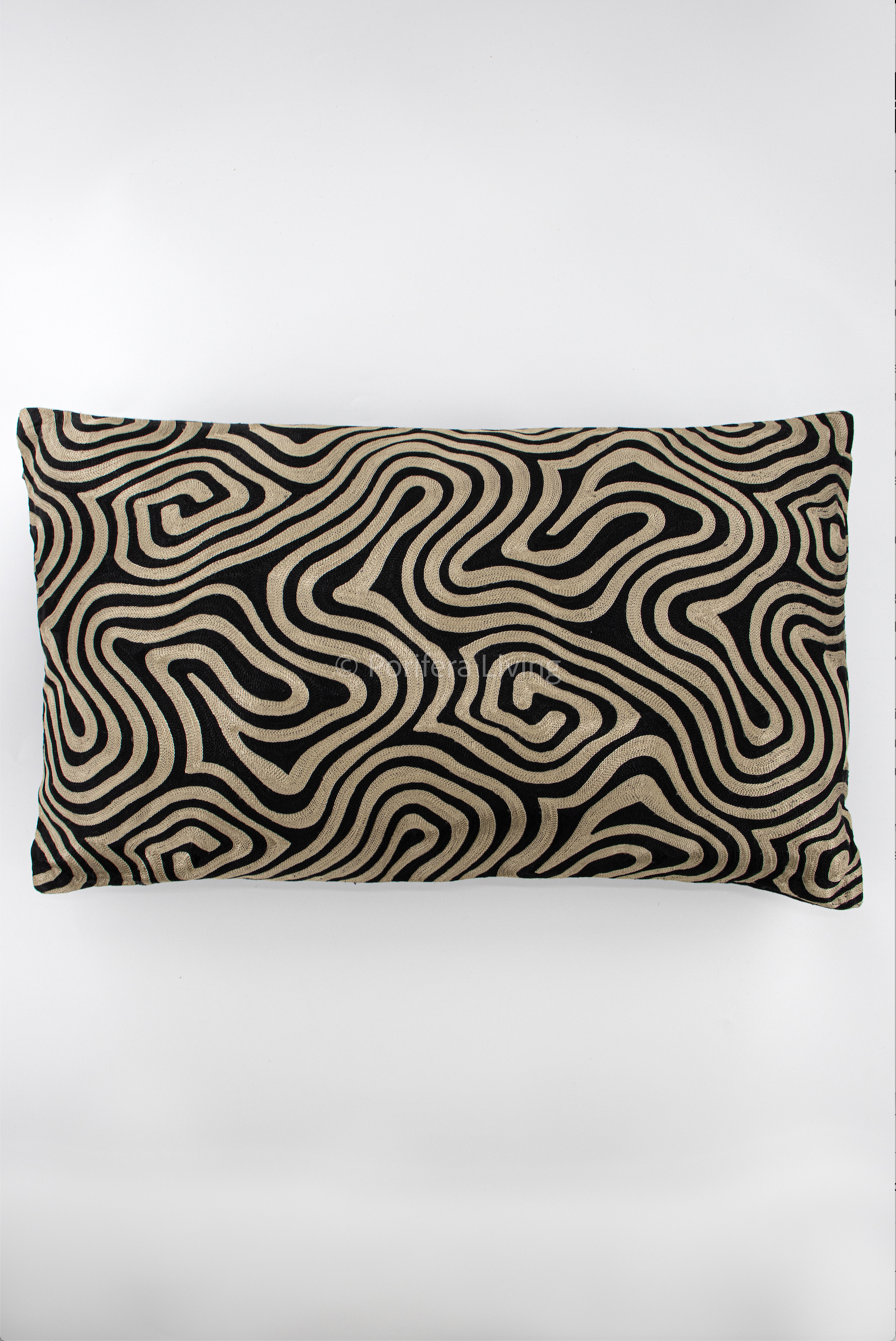 Sierkussen Vic champagne zwart